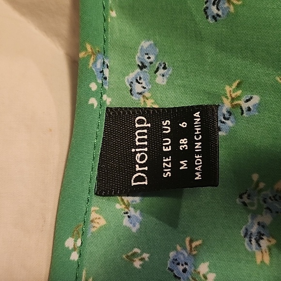 Bright green blouse - Picture 4 of 6